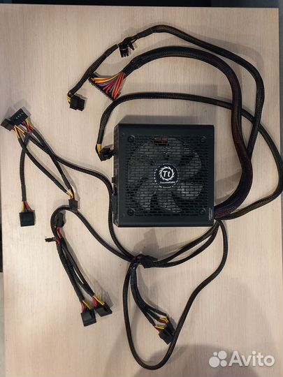 Блок питания Thermaltake Smart RGB 700W