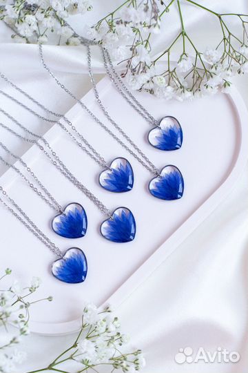 Украшение из эпоксидной смолы