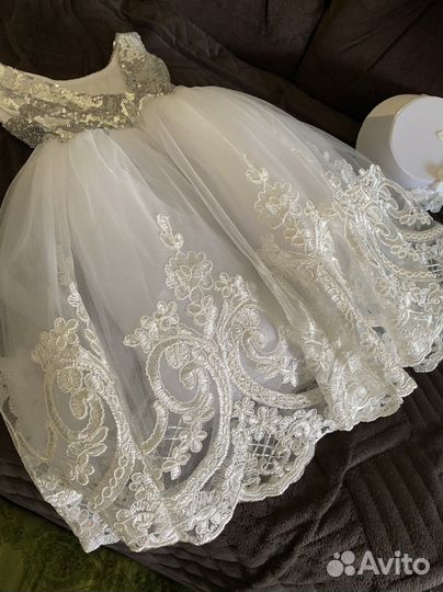 Нарядное платье для девочки фес на голову