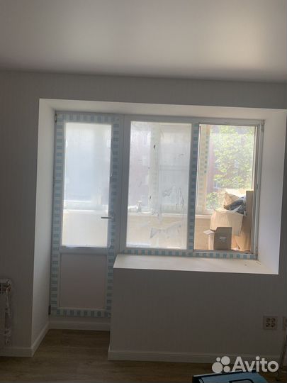 Болконный блок с дверью