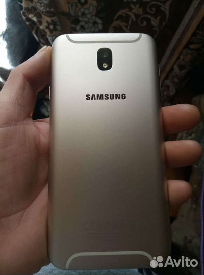 Телефон Samsung