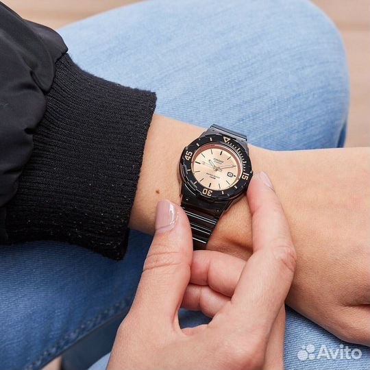 Женские часы casio LRW-200H-9E