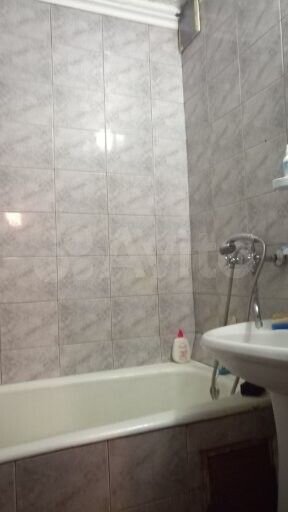 4-к. квартира, 74 м², 1/9 эт.
