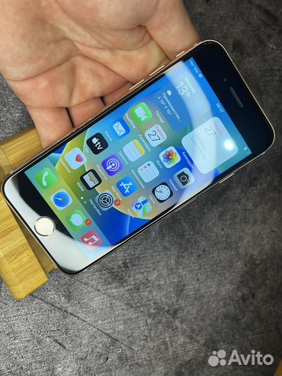 iPhone 8, 64 ГБ
