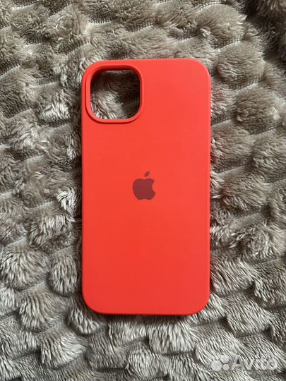 Чехлы на телефон iPhone 13