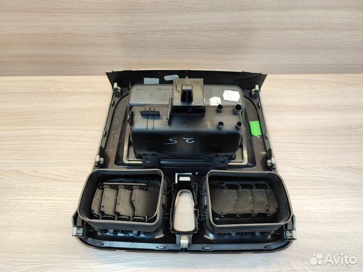 Рамка магнитолы Renault Logan