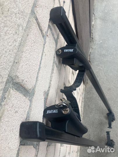 Багажник на рейлинги thule