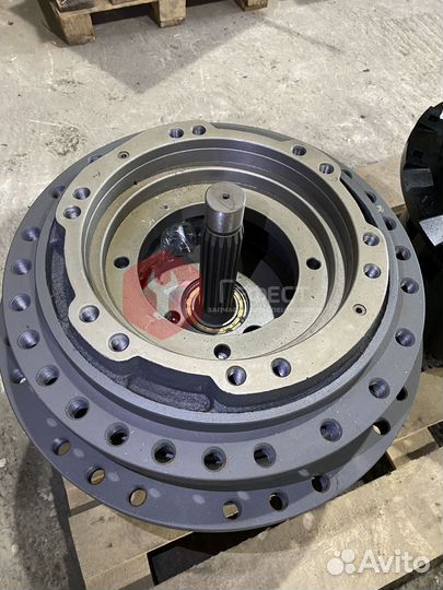 Бортовой редуктор Hyundai R380LC-9SH xkay-01704