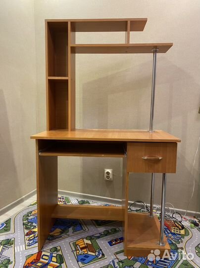 Компьютерный стол