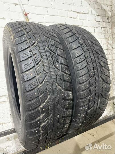 Marshal I'Zen RV Stud KC16 215/65 R16 98Q