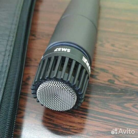 Инструментальный микрофон Shure SM57