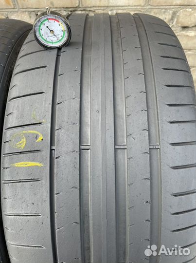 Pirelli P Zero PZ4 275/35 R21 и 315/30 R21
