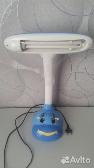 Настольная лампа