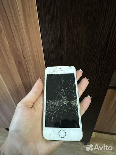 Телефон iPhone 5s