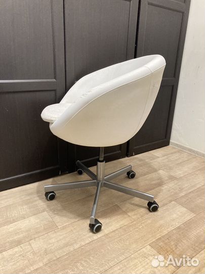 Офисное кресло IKEA skruvsta
