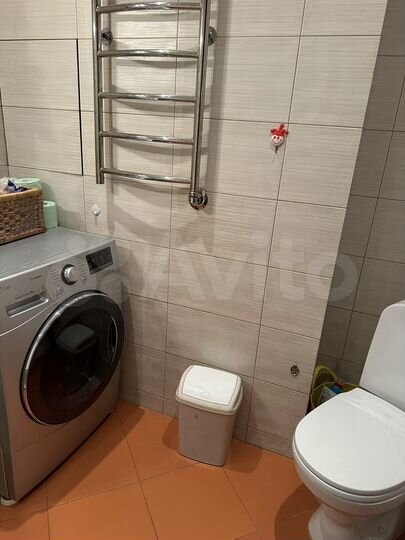 2-к. квартира, 72 м², 1/10 эт.