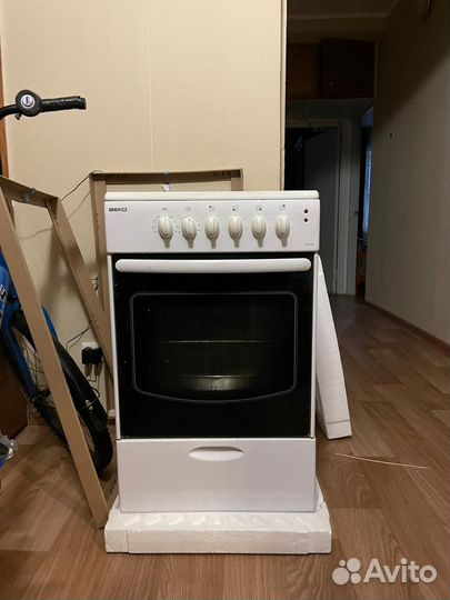Электроплита с духовкой