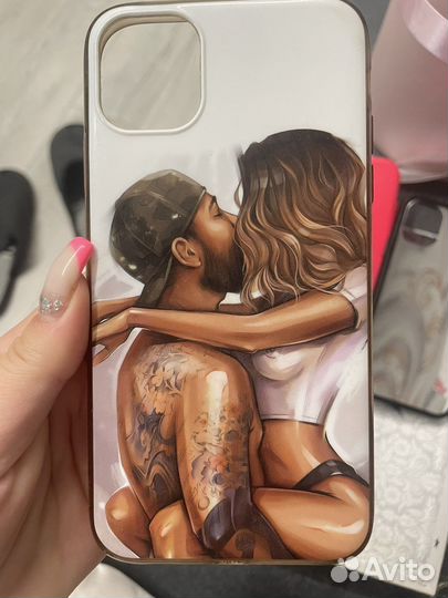 Чехлы на iPhone 11