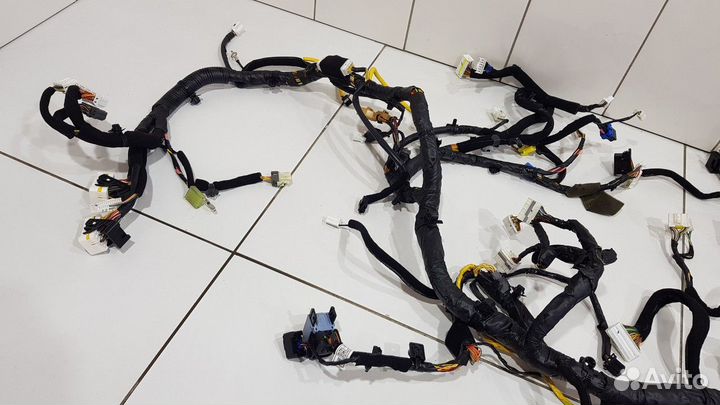 Электропроводка под торпедо (Kia Optima)