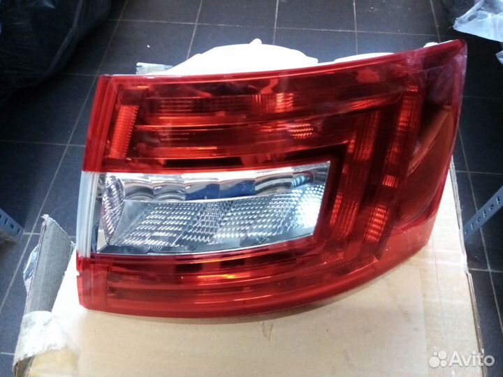 Фонарь задний правый Octavia A7 2013