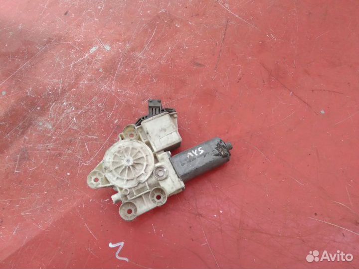 Механизм стеклоподъемника Toyota Avensis