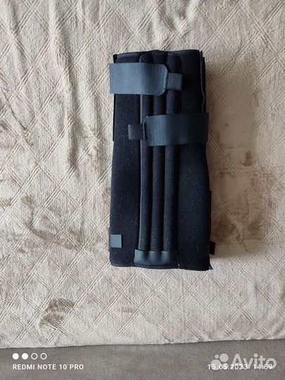 Тутор на коленный сустав