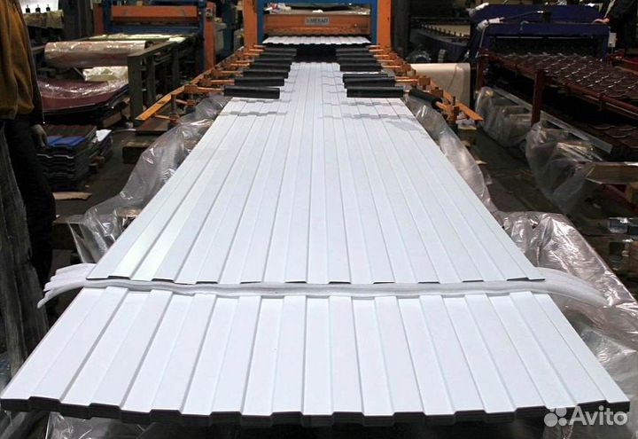 Профнастил С8 сигнально белый