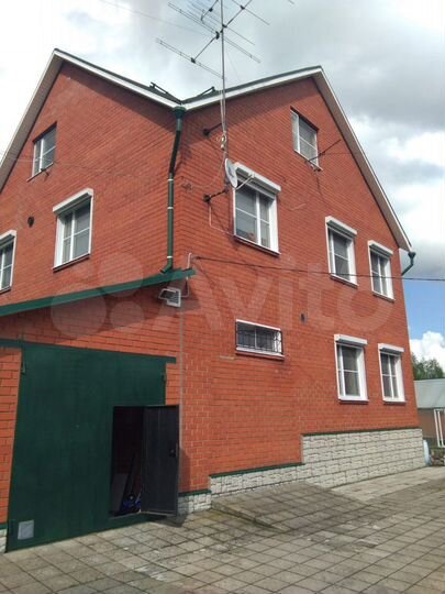 Дом 385 м² на участке 19,2 сот.