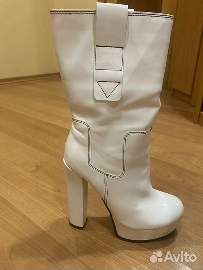 Сапоги женские лакированные