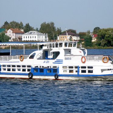 Теплоход пассажирский