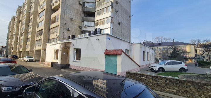 Торгово-офисное помещение, 451 м²