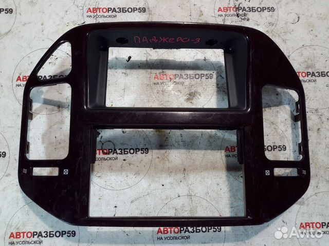 Рамка магнитолы Mitsubishi Pajero 3