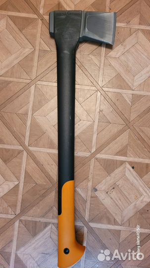 Топор fiskars x17