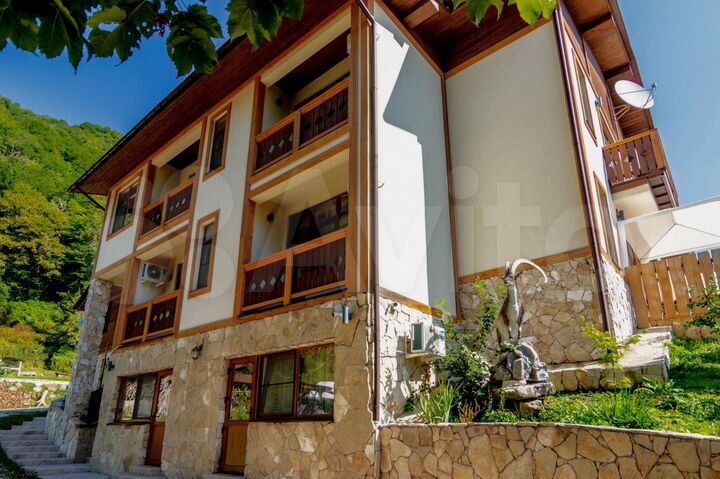 Дом 495 м² на участке 40 сот.