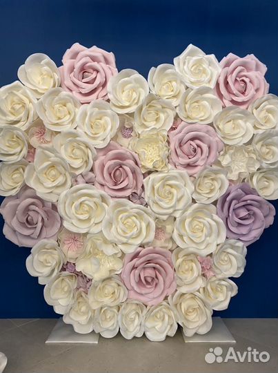 Фотозона Сердце из роз