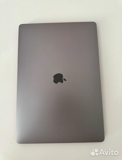 Apple MacBook Pro 16 2019 i9 16 гб 1тб