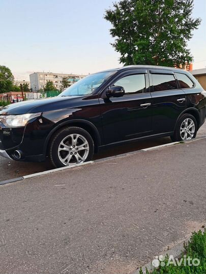 Mitsubishi Outlander, 2014