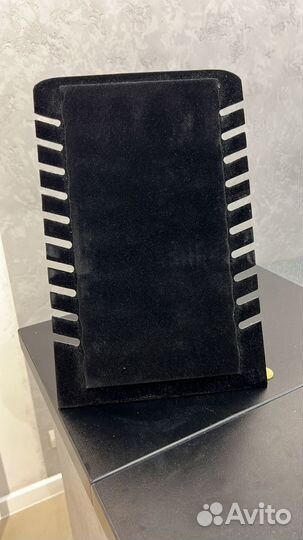 Подставка под аксессуары