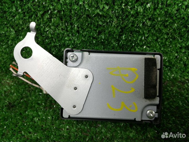 Блок управления центральным замком Toyota Camry XV