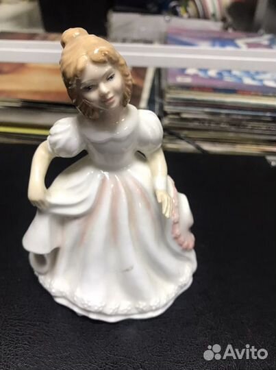 Фарфоровые английские статуэтки