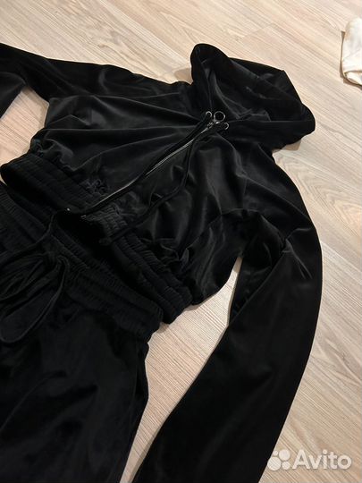 Велюровый спортивный костюм