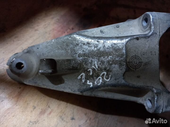 Кронштейн двигателя Mercedes