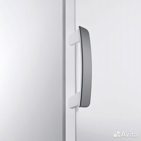 Морозильник Hotpoint-Ariston HFZ 6150 W Новый