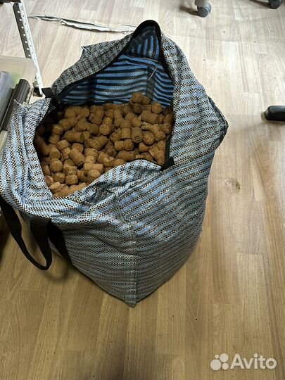 Пробки из под игристого и вина