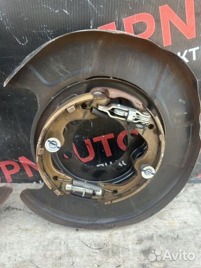 Механизм стояночного тормоза Ниссан Тиана 32