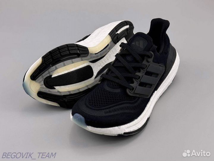 Беговые кроссовки adidas ultraboost light