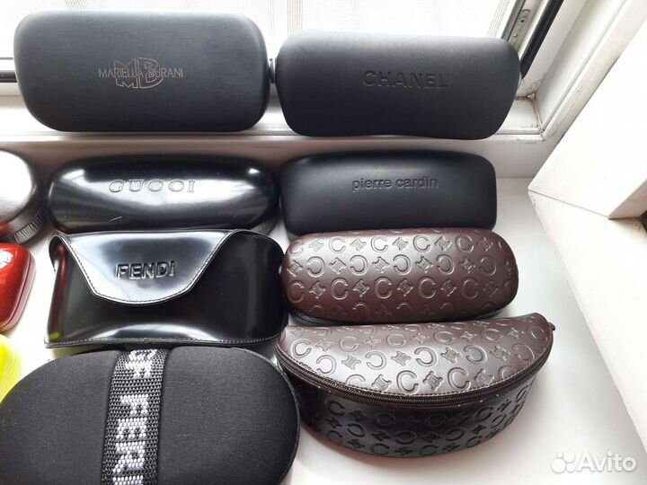 Новые фирменные футляры для очков