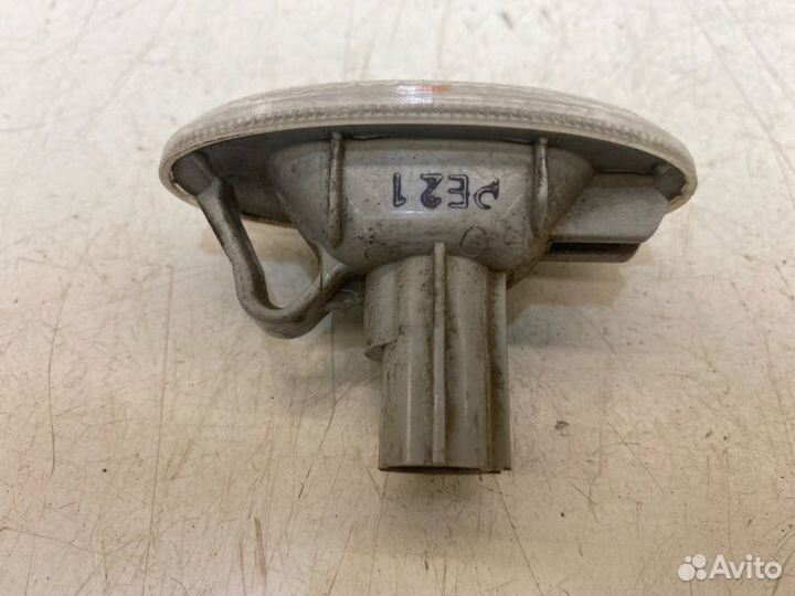 Повторитель поворота в крыло Mazda 6 седан GG 2.0