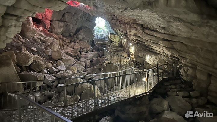 Пещера, привидения и чай: авторский тур по Сочи