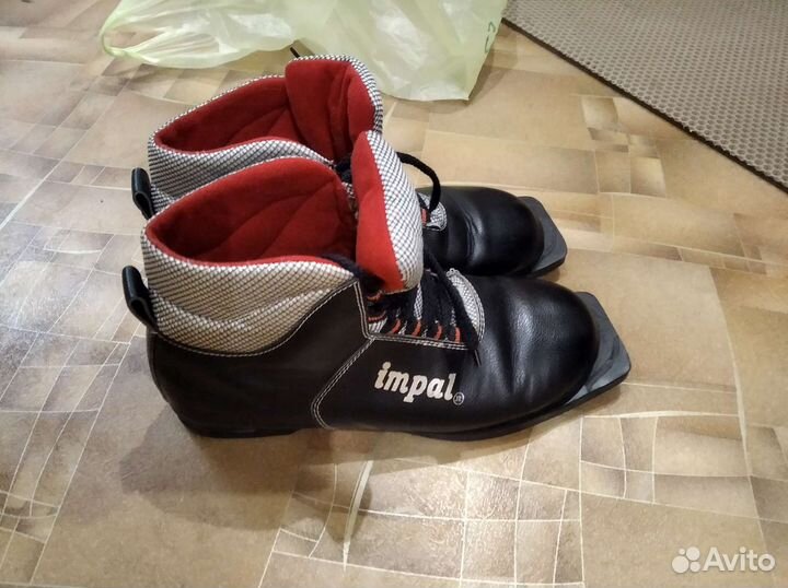 Лыжи пластиковые Россия с ботинками 40 размер